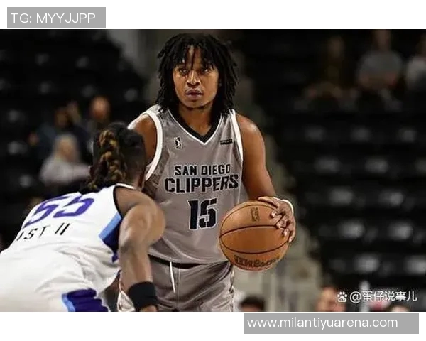 快船签下后卫泰泰华盛顿G联盟表现出色场均得分34分